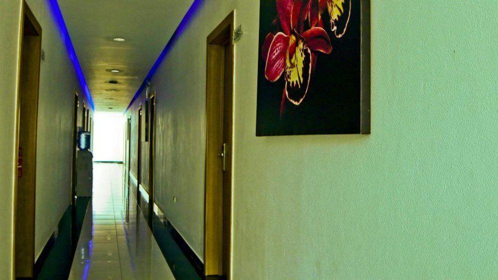 באני Dpravia Hotel Srl מראה חיצוני תמונה