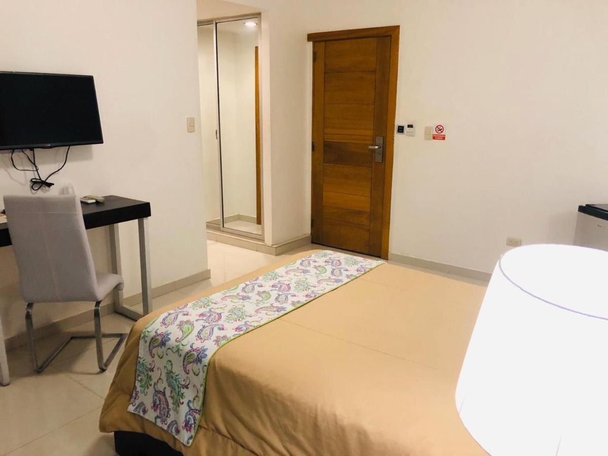 באני Dpravia Hotel Srl מראה חיצוני תמונה