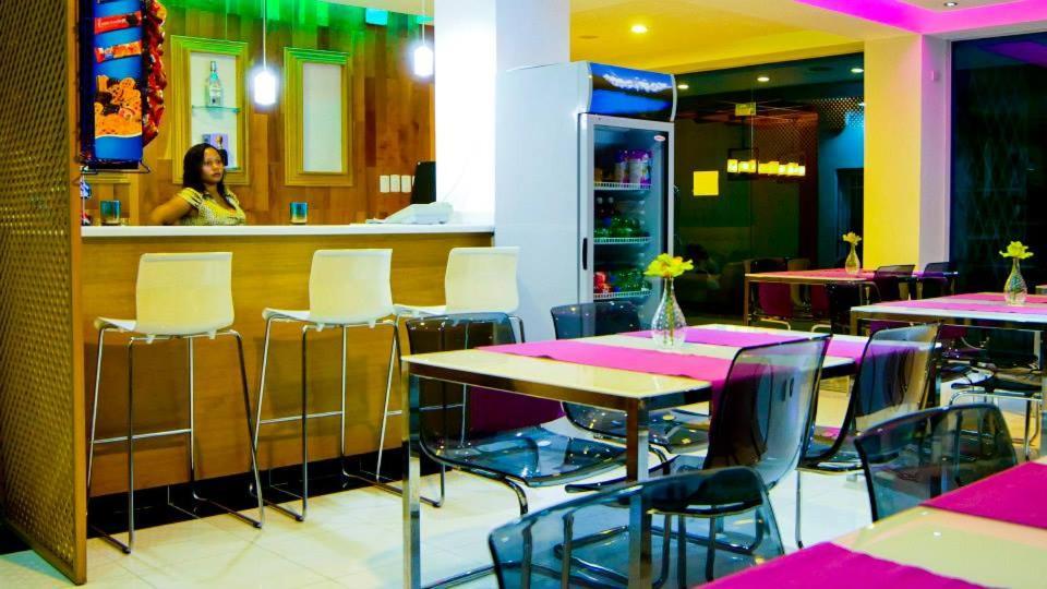 באני Dpravia Hotel Srl מראה חיצוני תמונה
